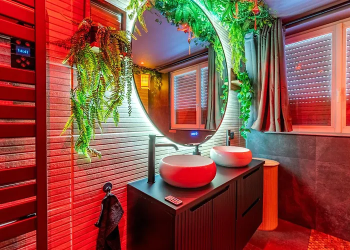 Voyage Autour Du Monde - Sauna & - Gare 2 Minutes - 4 *
